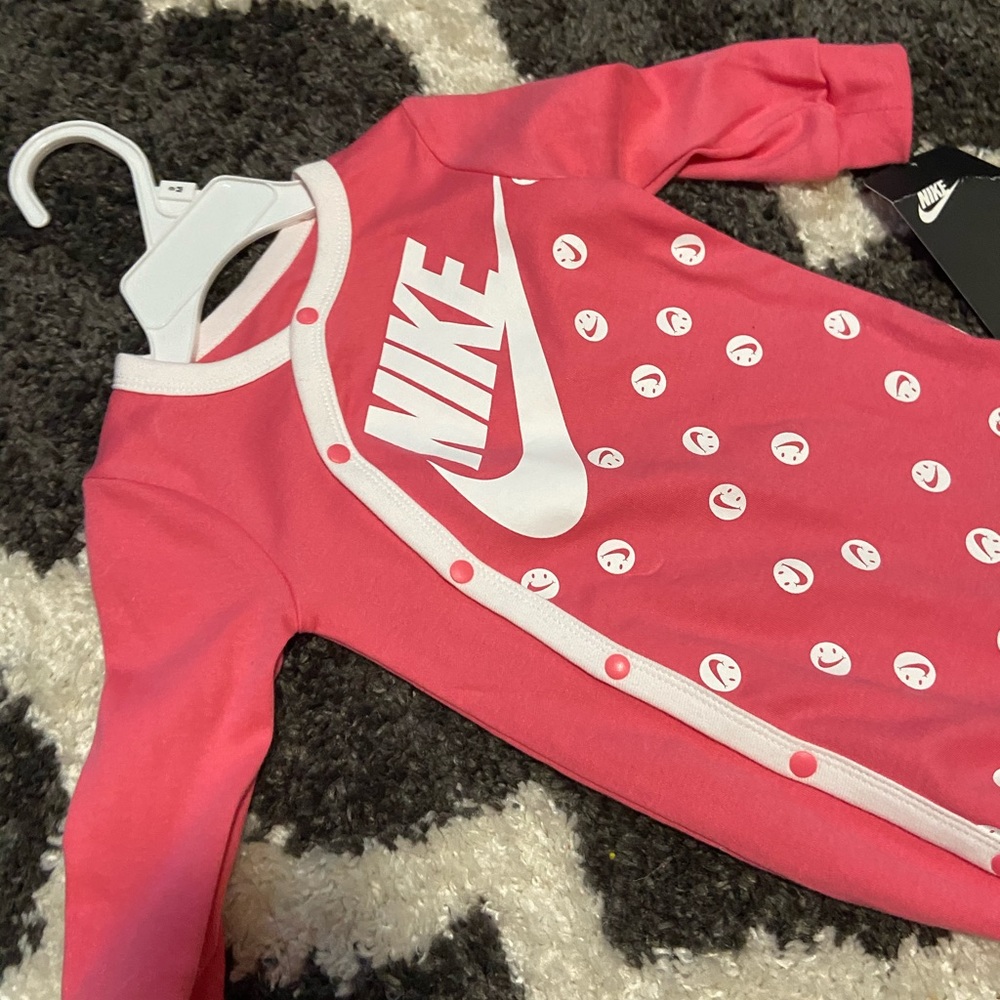 Nike 6m Onesie